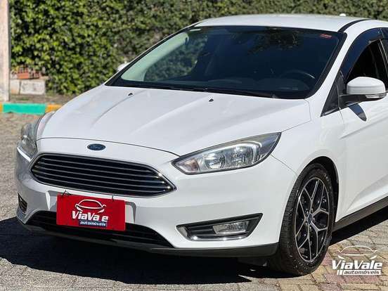 FORD-FOCUS-2015