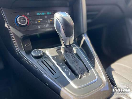 FORD-FOCUS-2015