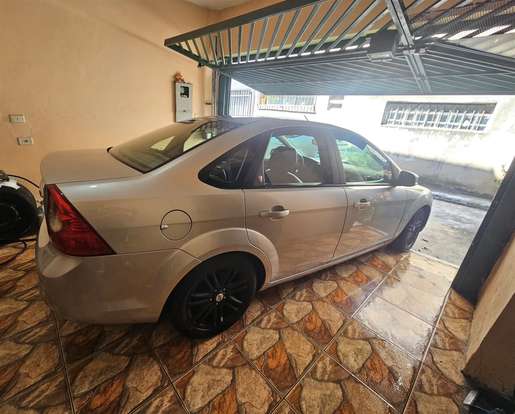 FORD-FOCUS-2009