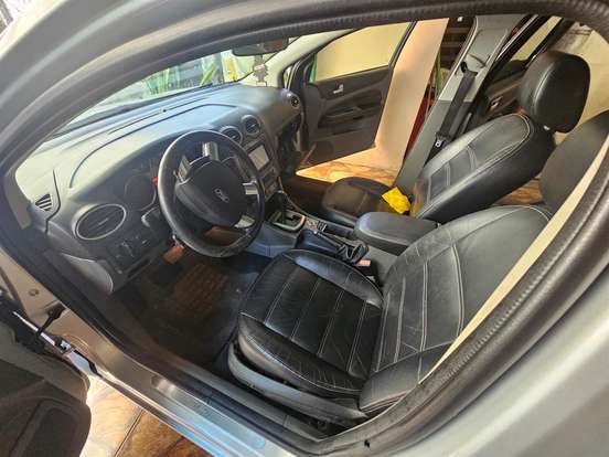 FORD-FOCUS-2009