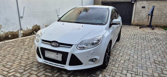 FORD FOCUS 2.0 TITANIUM PLUS SEDAN 16V FLEX 4P POWERSHIFT