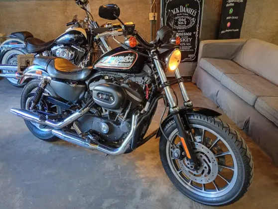 HARLEY-DAVIDSON SPORTSTER XL 883 R 