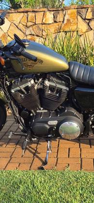 HARLEY-DAVIDSON SPORTSTER XL 883N IRON 