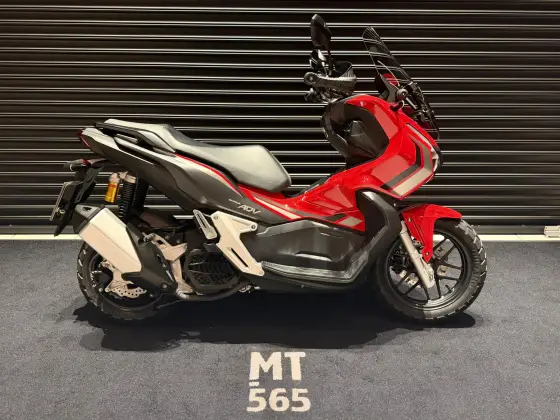 HONDA ADV 