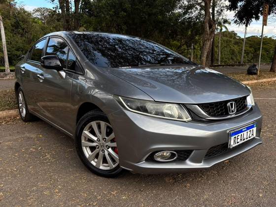 HONDA CIVIC 1.8 LXS 16V FLEX 4P AUTOMÁTICO