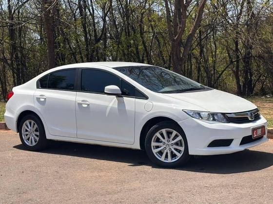HONDA CIVIC 1.8 LXS 16V FLEX 4P AUTOMÁTICO