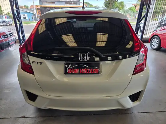 HONDA-FIT-2016