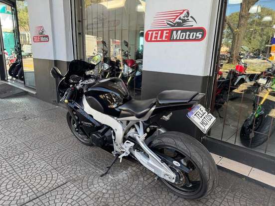 HONDA-CBR 1000RR FIREBLADE HONDA-CBR 1000RR FIREBLADE-2010