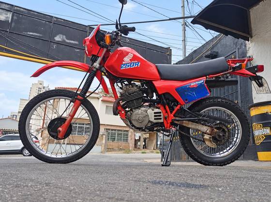 HONDA XLX 250R 