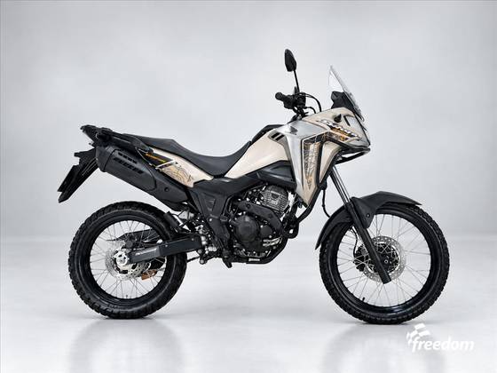 HONDA XRE 300 SAHARA ADVENTURE 