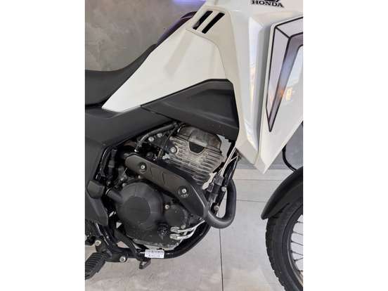 HONDA-XRE 300 SAHARA-2024