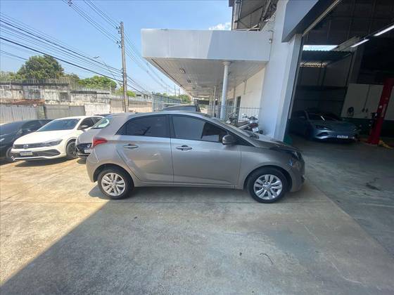 HYUNDAI HB20S 1.6 COMFORT PLUS 16V FLEX 4P AUTOMÁTICO