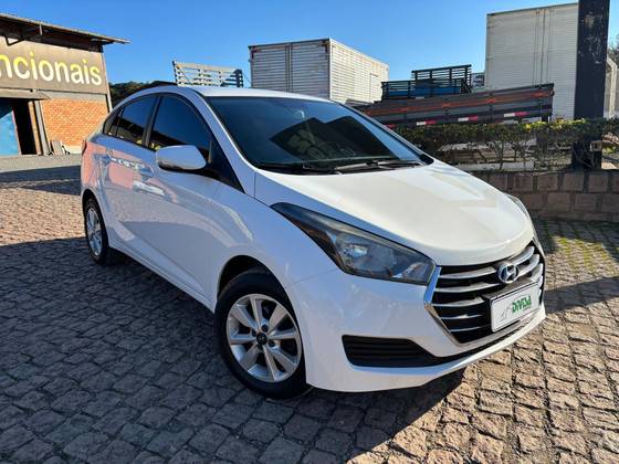 HYUNDAI HB20S 1.6 COMFORT PLUS 16V FLEX 4P AUTOMÁTICO