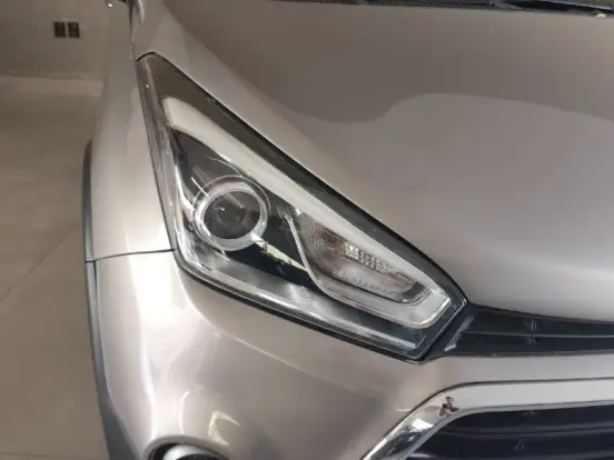 HYUNDAI-HB20X-1.6 16V PREMIUM FLEX 4P AUTOMÁTICO HYUNDAI-HB20X-2016
