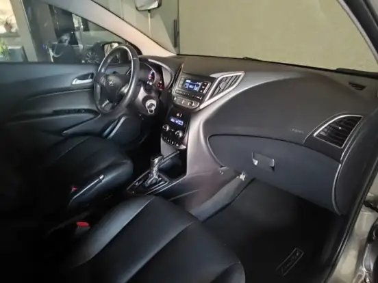 HYUNDAI-HB20X-1.6 16V PREMIUM FLEX 4P AUTOMÁTICO HYUNDAI-HB20X-2016