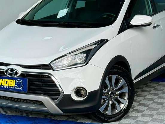 HYUNDAI-HB20X-1.6 16V PREMIUM FLEX 4P AUTOMÁTICO HYUNDAI-HB20X-2016