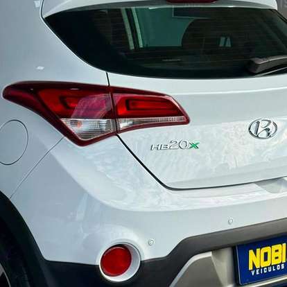 HYUNDAI-HB20X-1.6 16V PREMIUM FLEX 4P AUTOMÁTICO HYUNDAI-HB20X-2016