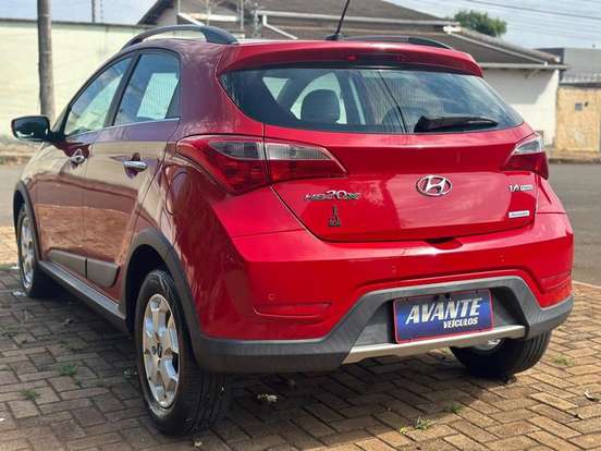 HYUNDAI-HB20X-1.6 16V PREMIUM FLEX 4P AUTOMÁTICO HYUNDAI-HB20X-2015