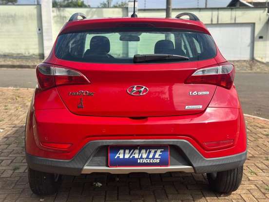 HYUNDAI-HB20X-1.6 16V PREMIUM FLEX 4P AUTOMÁTICO HYUNDAI-HB20X-2015