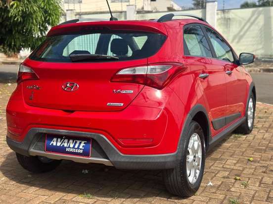 HYUNDAI-HB20X-1.6 16V PREMIUM FLEX 4P AUTOMÁTICO HYUNDAI-HB20X-2015