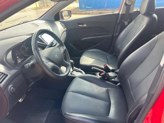 HYUNDAI-HB20X-1.6 16V PREMIUM FLEX 4P AUTOMÁTICO HYUNDAI-HB20X-2015