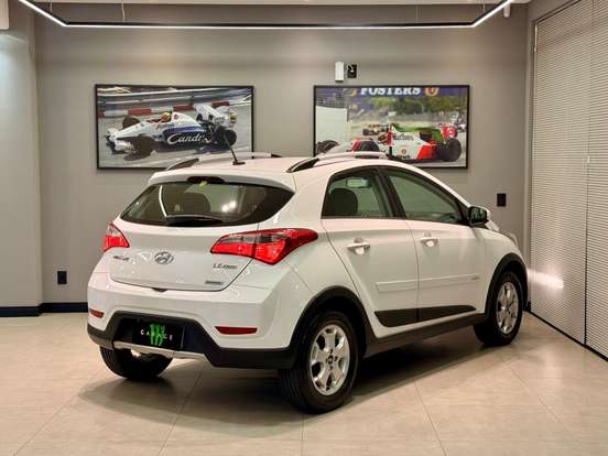 HYUNDAI-HB20X-1.6 16V STYLE FLEX 4P AUTOMÁTICO HYUNDAI-HB20X-2015