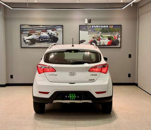 HYUNDAI-HB20X-2015