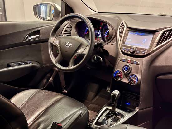 HYUNDAI-HB20X-1.6 16V STYLE FLEX 4P AUTOMÁTICO HYUNDAI-HB20X-2015