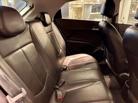 HYUNDAI-HB20X-2015