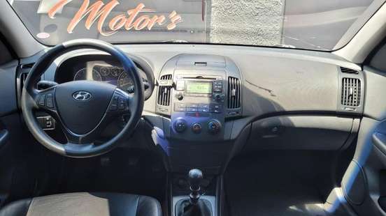 HYUNDAI-I30-2.0 MPFI GLS 16V GASOLINA 4P MANUAL HYUNDAI-I30-2009