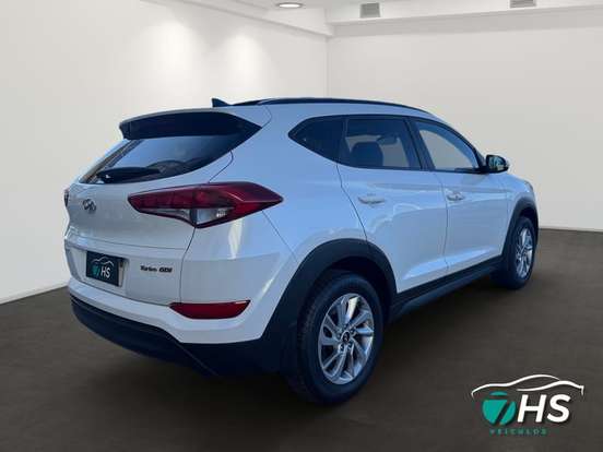HYUNDAI-TUCSON-2021