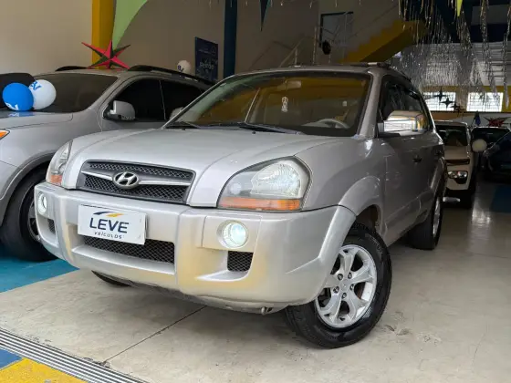 HYUNDAI TUCSON 2.0 MPFI GL 16V 142CV 2WD GASOLINA 4P MANUAL