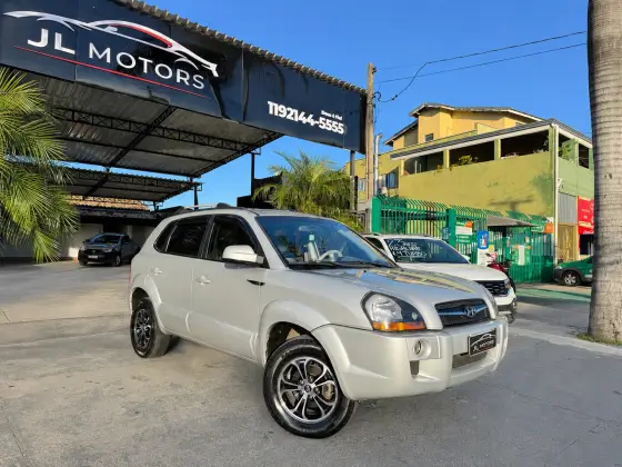 HYUNDAI TUCSON 2.0 MPFI GLS 16V 143CV 2WD GASOLINA 4P AUTOMÁTICO