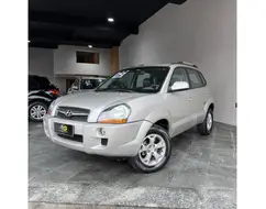 HYUNDAI TUCSON 2.0 MPFI GLS 16V 143CV 2WD GASOLINA 4P AUTOMÁTICO HYUNDAI TUCSON 2.0 MPFI GLS 16V 143CV 2WD GASOLINA 4P AUTOMÁTICO