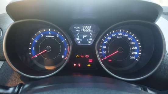 HYUNDAI-ELANTRA-2012