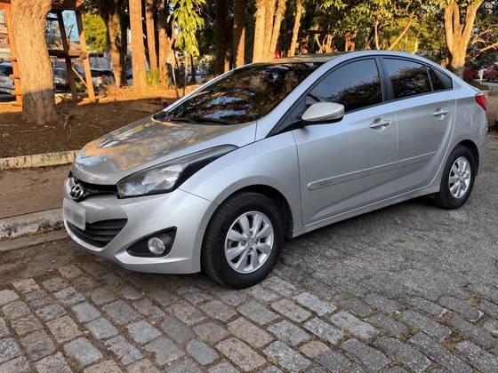 HYUNDAI HB20S 1.6 COMFORT PLUS 16V FLEX 4P MANUAL