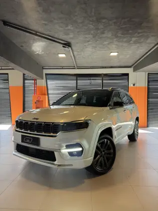JEEP COMMANDER 2.0 HURRICANE 4 TURBO GASOLINA OVERLAND AT9