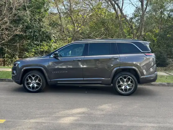 JEEP-COMMANDER-2022