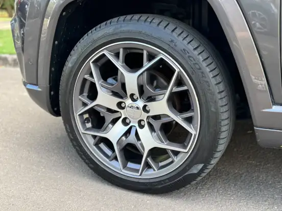 JEEP-COMMANDER-2022