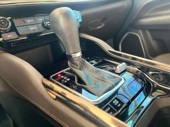 JEEP-COMMANDER-2023