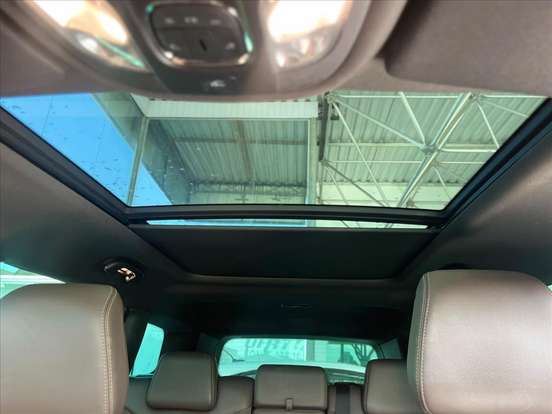 JEEP-COMMANDER-2023