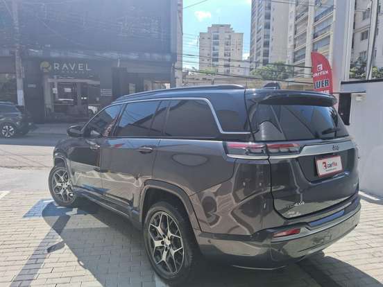 JEEP-COMMANDER-2024