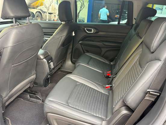 JEEP-COMMANDER-2024