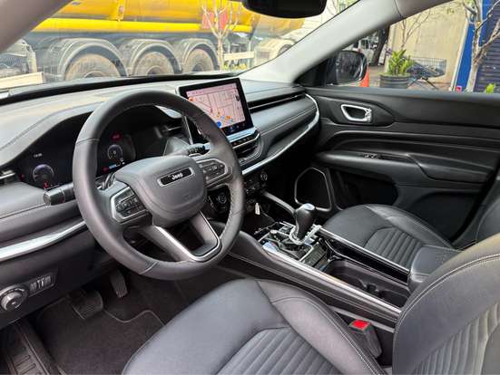 JEEP-COMMANDER-2024