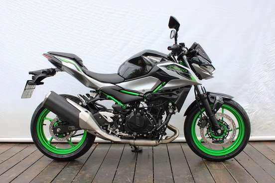 KAWASAKI-Z500 SE-2025