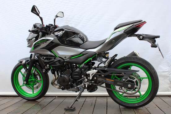 KAWASAKI-Z500 SE-2025