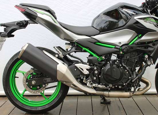 KAWASAKI-Z500 SE-2025