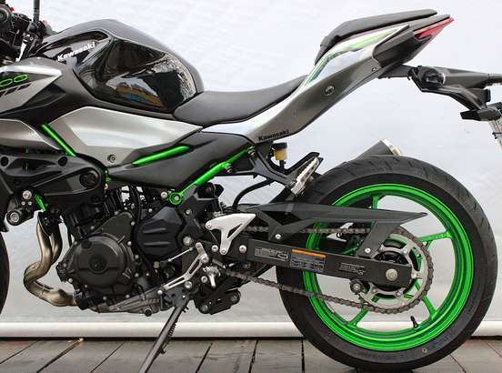 KAWASAKI-Z500 SE-2025