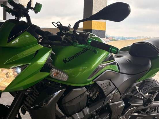 KAWASAKI-Z-750 KAWASAKI-Z-750-2011