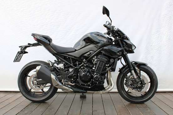 KAWASAKI-Z900-2026